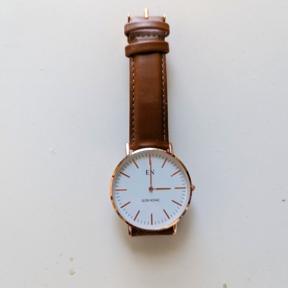 Elon Novac Women's Wide Face Watch